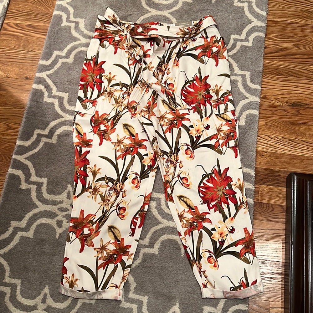 Cropped floral trousers